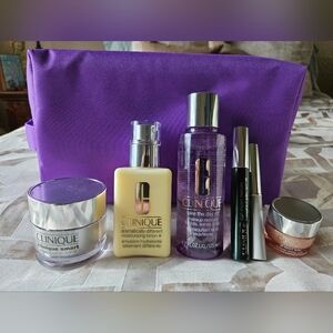 Clinique 6-piece Beauty Set With Purple Makeup Bag